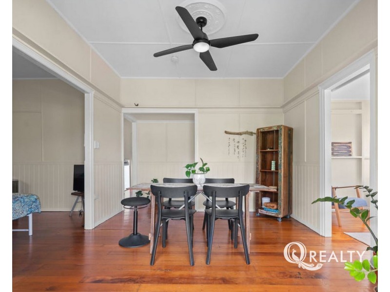 11 Gower Street, Holland Park West QLD 4121