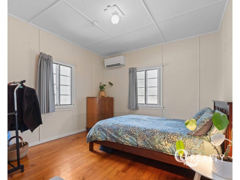 11 Gower Street, Holland Park West QLD 4121