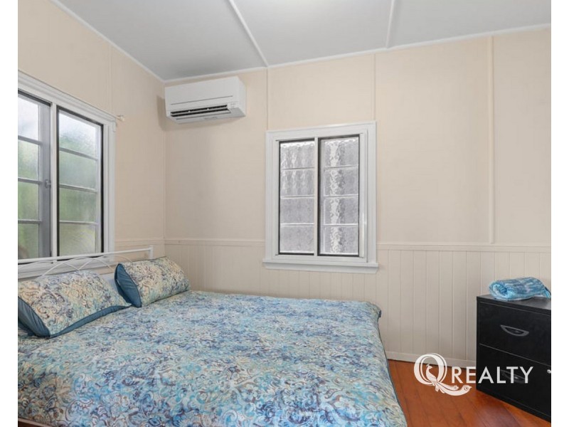 11 Gower Street, Holland Park West QLD 4121