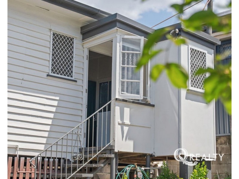 11 Gower Street, Holland Park West QLD 4121