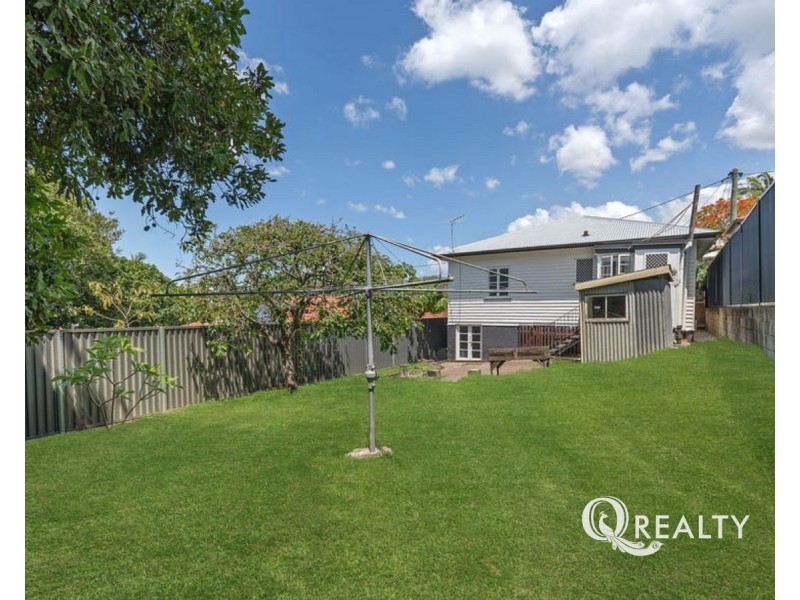 11 Gower Street, Holland Park West QLD 4121
