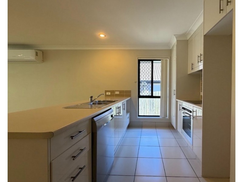 5 Kinglake Avenue, Springfield Lakes QLD 4300