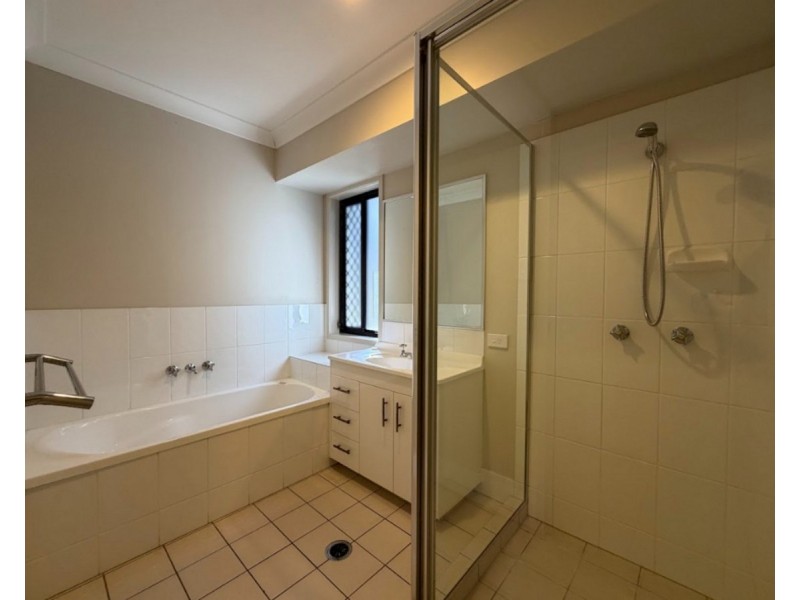 5 Kinglake Avenue, Springfield Lakes QLD 4300