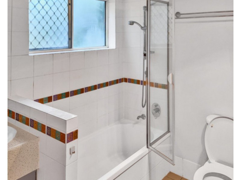 2/17 Richmond Road, Morningside QLD 4170