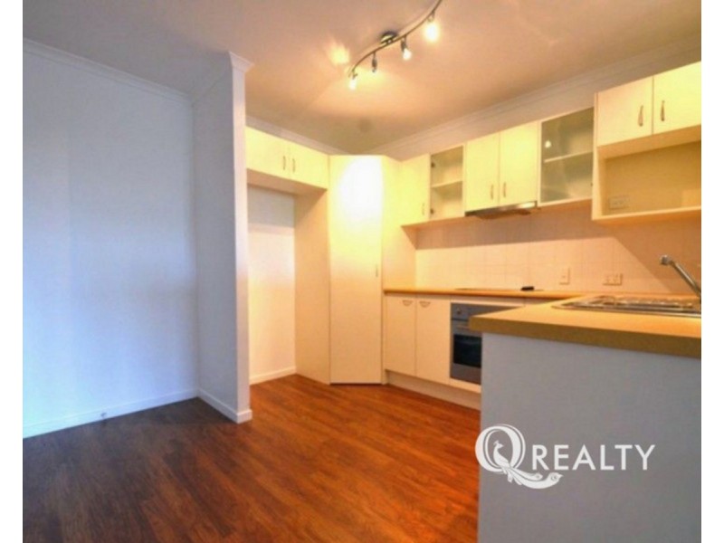 2/17 Richmond Road, Morningside QLD 4170