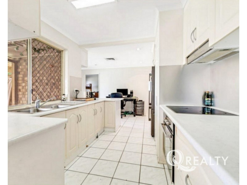 37 Murrumbidgee Street, Hillcrest QLD 4118