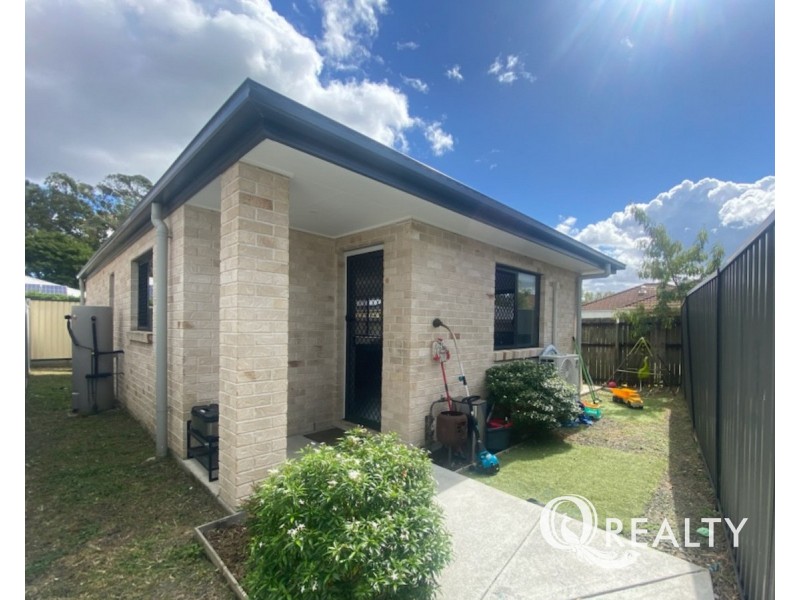 4A Links Avenue, Meadowbrook QLD 4131