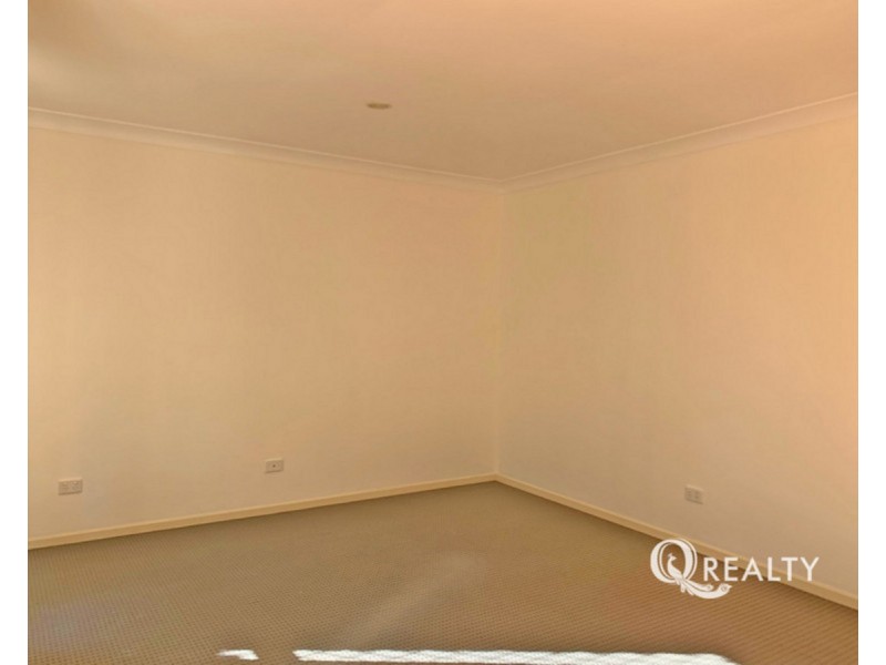 1 Nepeta Street, Regents Park QLD 4118