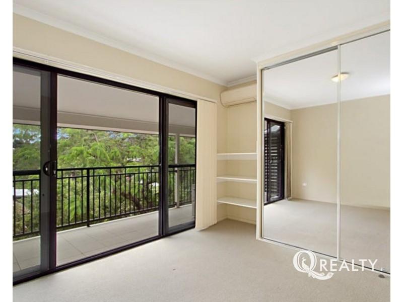 1/6 Burton Street, Indooroopilly QLD 4068