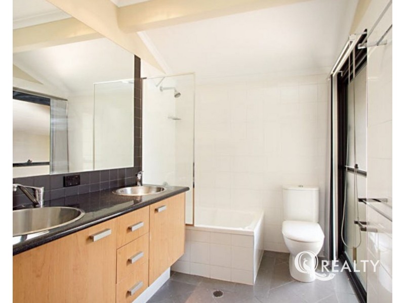 1/6 Burton Street, Indooroopilly QLD 4068