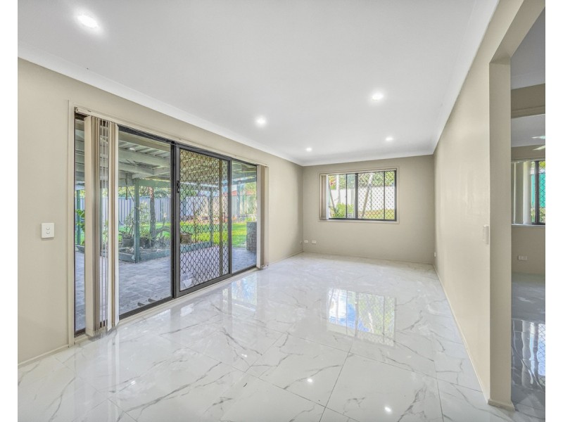 6 Bushland Drive, Regents Park QLD 4118