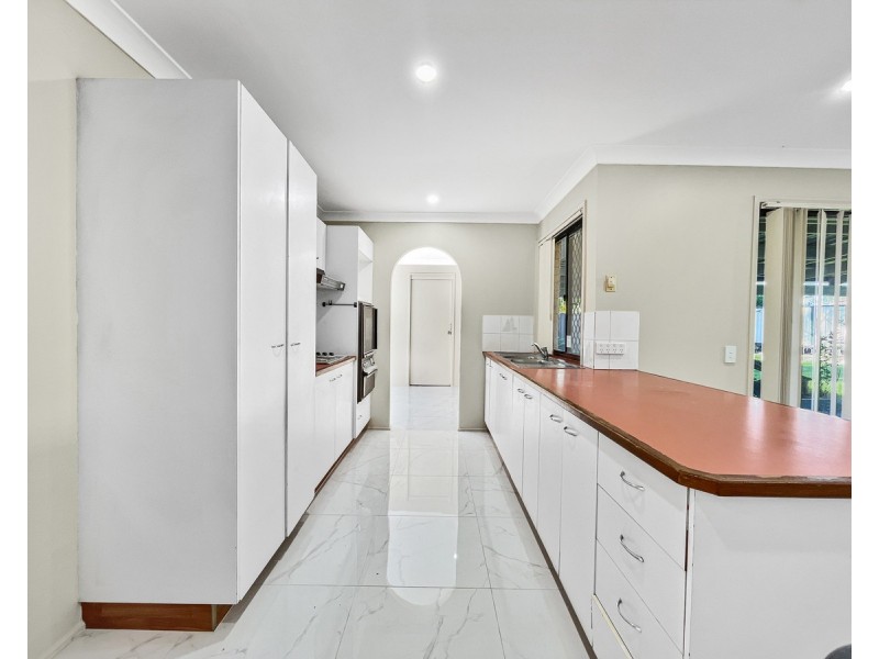 6 Bushland Drive, Regents Park QLD 4118