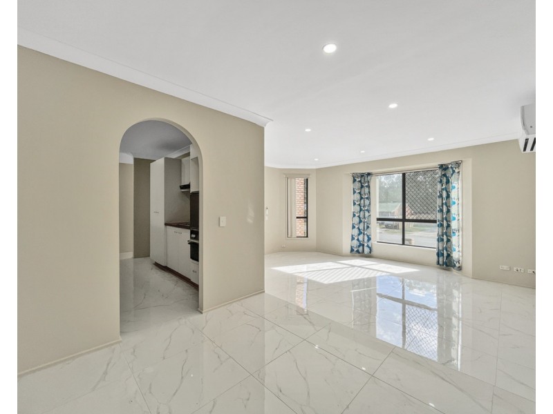 6 Bushland Drive, Regents Park QLD 4118