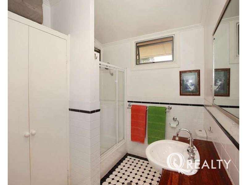 12 Ormuz Road, Yeronga QLD 4104