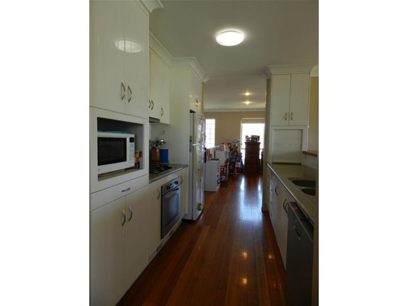 31 Poole Street, Sarina Beach QLD 4737