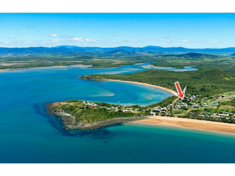 16 Ferries Terrace, Sarina Beach QLD 4737