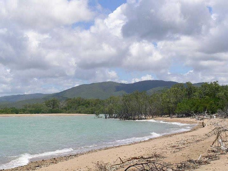 286 Mcleods Road, Carmila QLD 4739