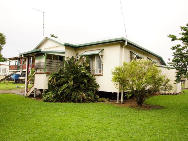 4 Phillips Street, Sarina QLD 4737