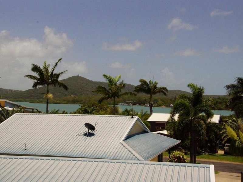 4 Campbell Street, Campwin Beach QLD 4737