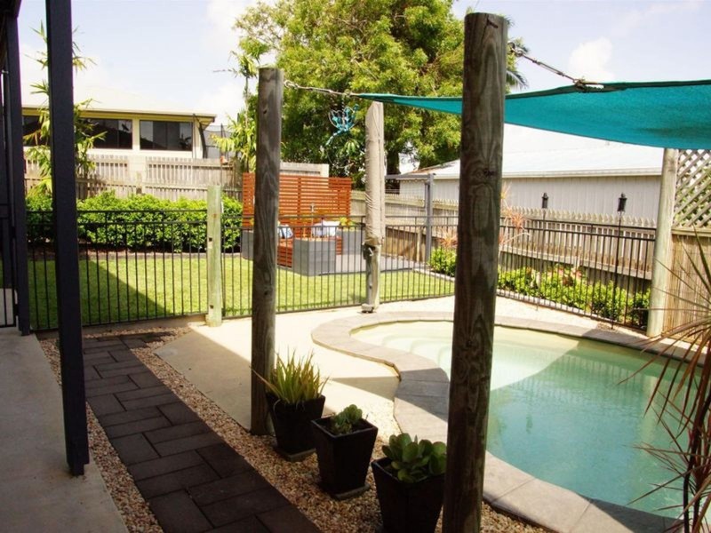 4 Campbell Street, Campwin Beach QLD 4737