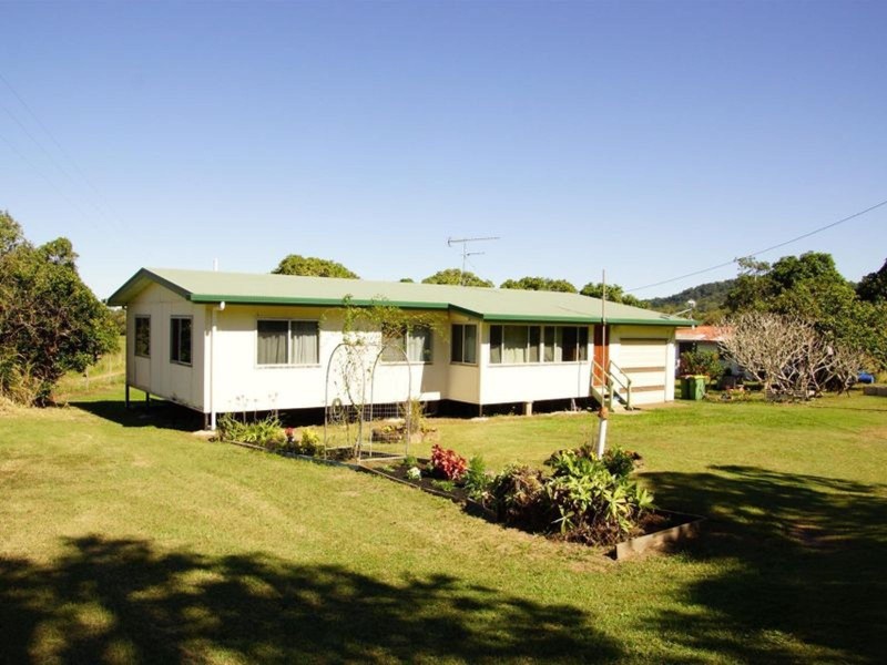 694 Sarina Beach Road, Sarina QLD 4737