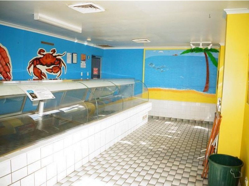 33 Zelma Street, Grasstree Beach QLD 4740