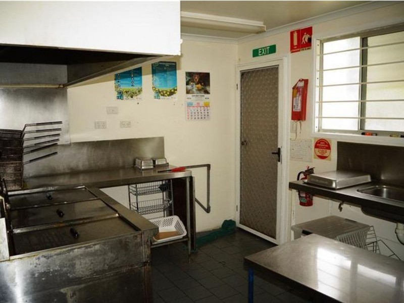 33 Zelma Street, Grasstree Beach QLD 4740