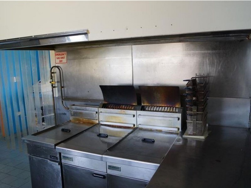 33 Zelma Street, Grasstree Beach QLD 4740