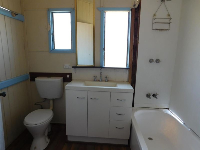 29 Beach Road, Sarina QLD 4737