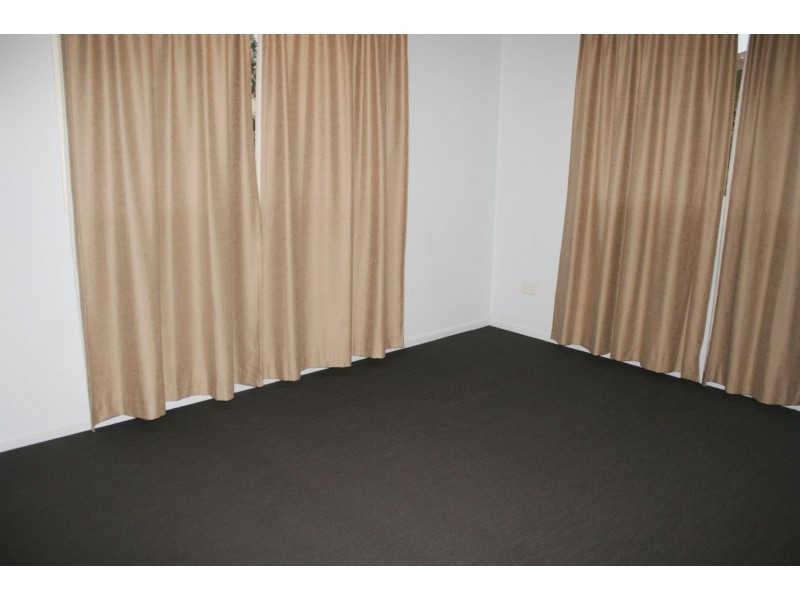 10 Freemont Avenue, Sarina QLD 4737