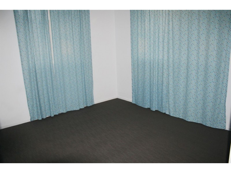 10 Freemont Avenue, Sarina QLD 4737