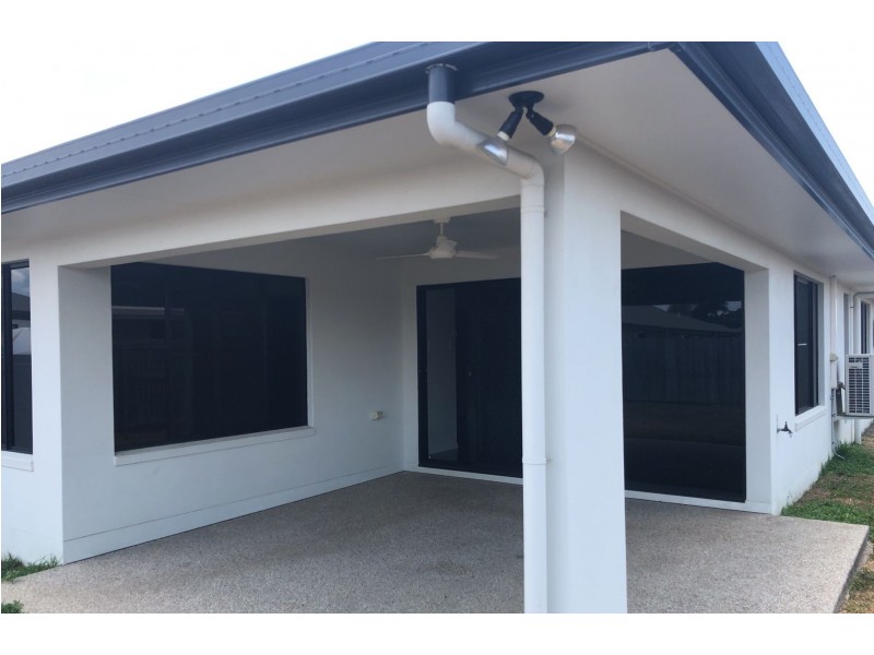 33 Dickens Avenue, Ooralea QLD 4740