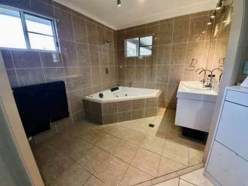 2 Everett Street, Ball Bay QLD 4741