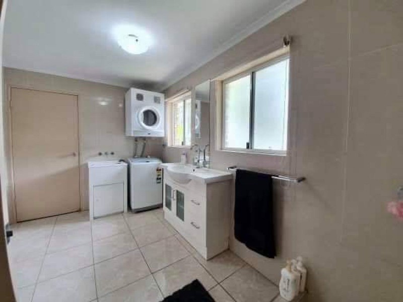 2 Everett Street, Ball Bay QLD 4741