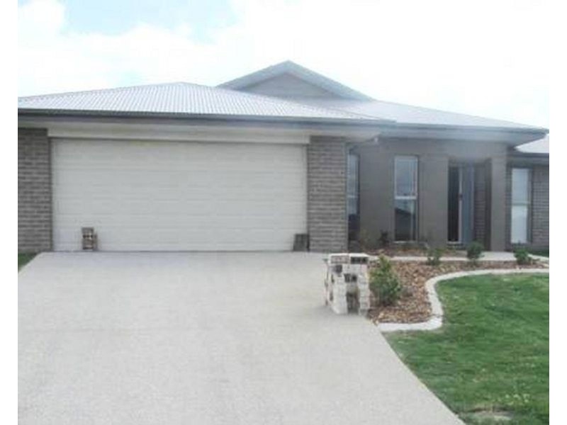 33 Morris Street, Campwin Beach QLD 4737