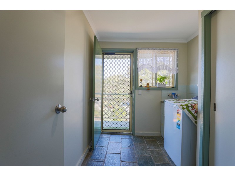 18 Ferries Terrace, Sarina Beach QLD 4737