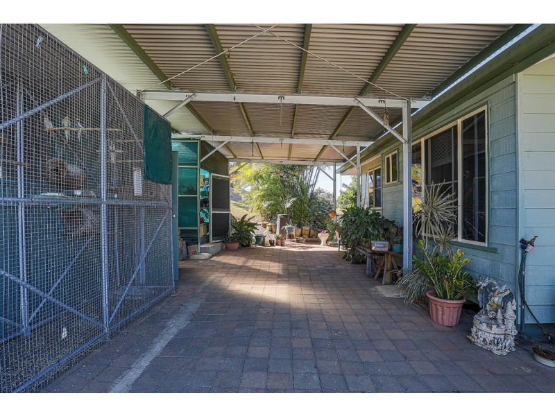 18 Ferries Terrace, Sarina Beach QLD 4737