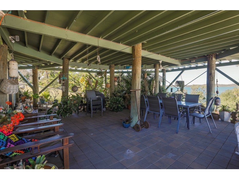 18 Ferries Terrace, Sarina Beach QLD 4737