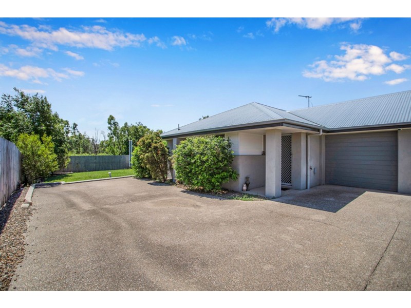 2/42 Brooksfield Drive, Sarina Beach QLD 4737