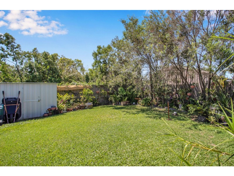 2/42 Brooksfield Drive, Sarina Beach QLD 4737