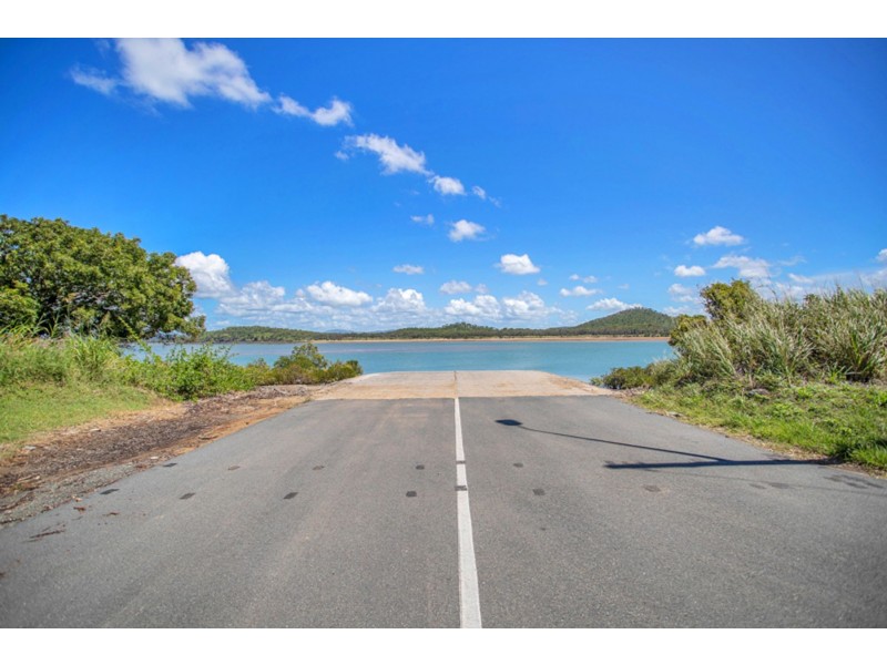 2/42 Brooksfield Drive, Sarina Beach QLD 4737