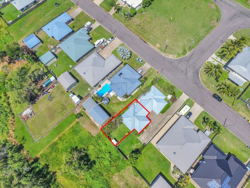 2/42 Brooksfield Drive, Sarina Beach QLD 4737