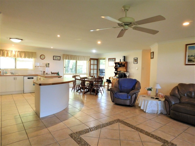 358 Sarina Beach Road, Sarina QLD 4737