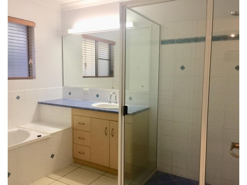 136 Waverley Street, Bucasia QLD 4750