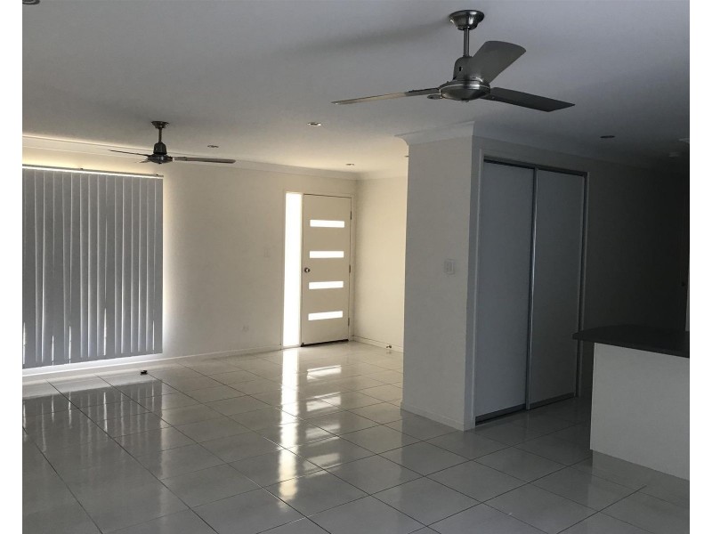 18 Bowen Street, Nebo QLD 4742