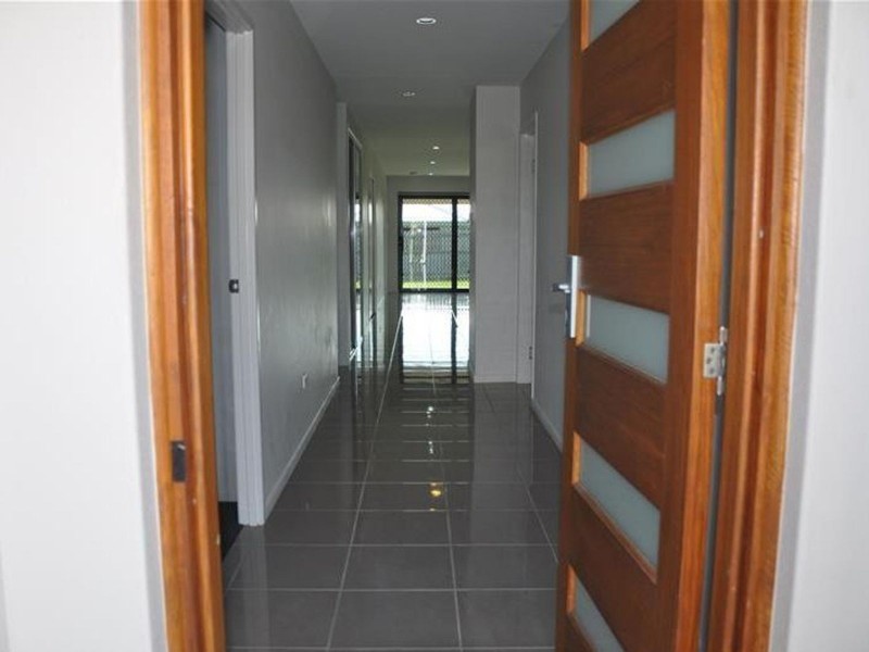 10 Yatay Street, Rural View QLD 4740