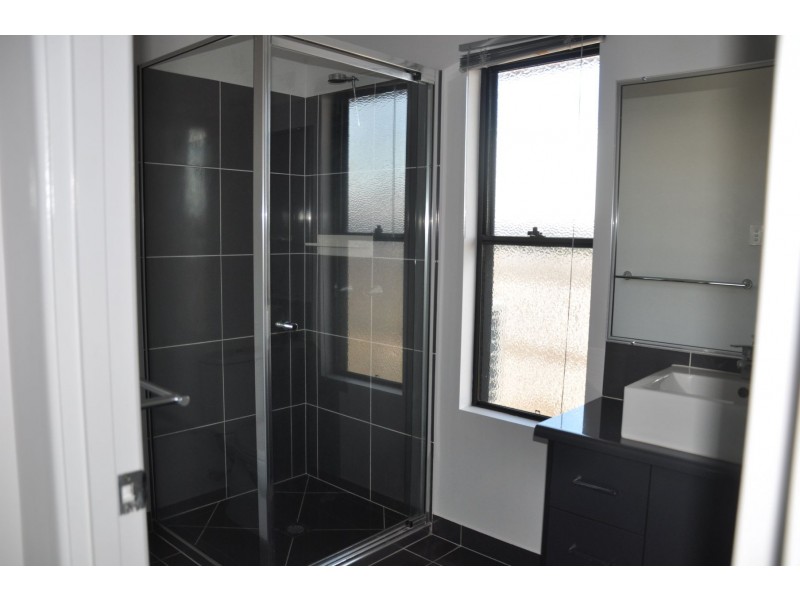 10 Yatay Street, Rural View QLD 4740