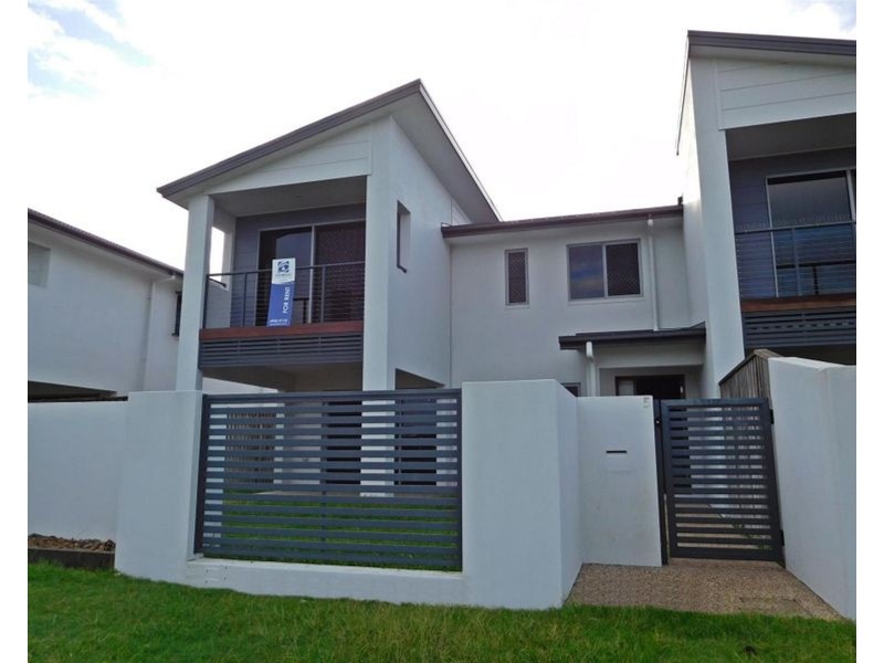 5 Lancaster Way, Ooralea QLD 4740