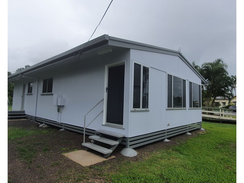 81 Broad Street, Sarina QLD 4737