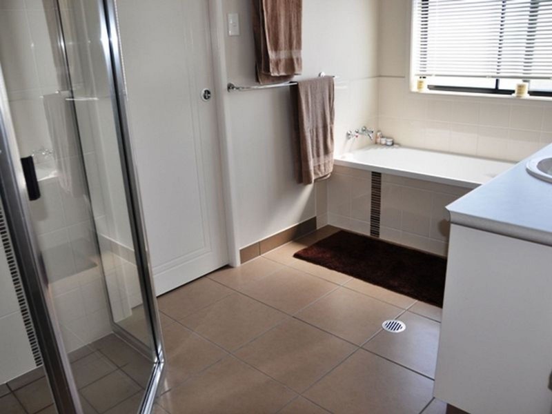 4 Reef Drive, Sarina QLD 4737